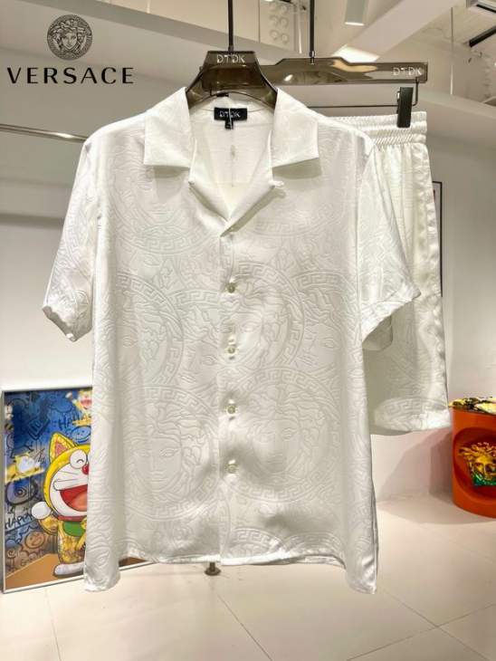 Picture of Versace Shirt Pant Suits _SKUVersaceM-3XL24cx33924847